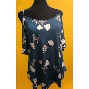 Kaileigh Shirt Short Sleeve‎ Green Floral Top Medium Back Cross Straps Shoulder